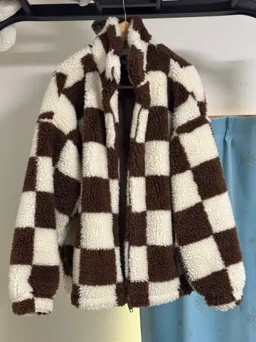 ZARA. 체크 무늬 플리스 자켓