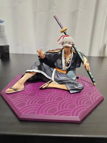 원피스 트라팔가 로 피규어