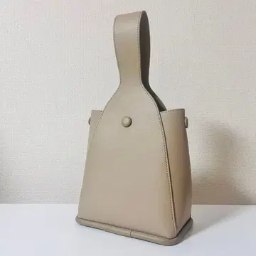 [ lawgy ] 원 핸들 버튼 어레인지 백