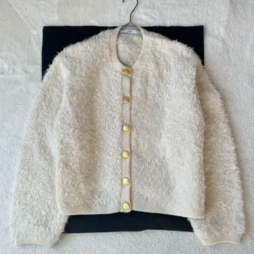 최근 모델 프레임워크 샤기 니트 가디건 알파카 골드 버튼