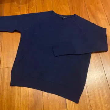 투모로우랜드 맥피 스웨터