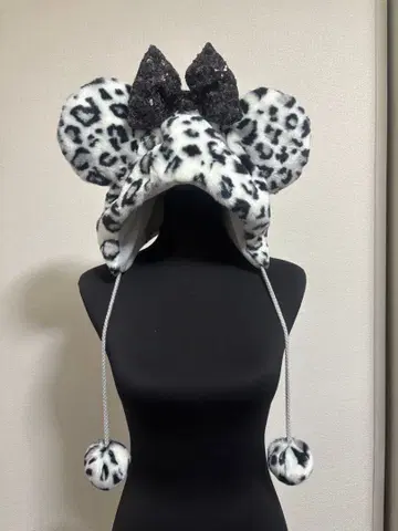 레오파드 무늬 팬캡 화이트 블랙