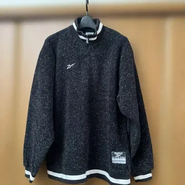 [새상품급] Reebok 하프 지퍼 플리스 소재 스웨터 블랙