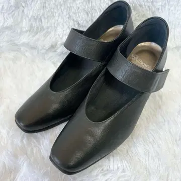 Beau Fort 블랙 스트랩 펌프스 24cm 뷰포트