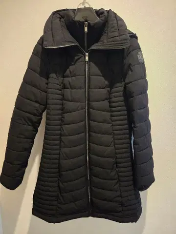 DKNY 블랙 퀼팅 다운 자켓