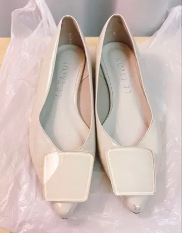 르 탈롱 레인 펌프스