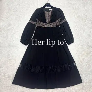 정품 새상품급 herlipto Social Lace Flare Dress