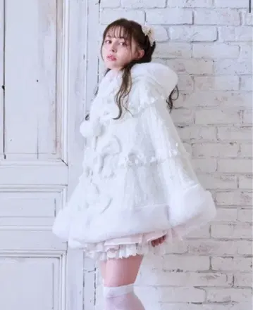 LIZLISA 밀피유 레이스 판초