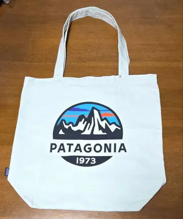 patagonia 토트백 화이트
