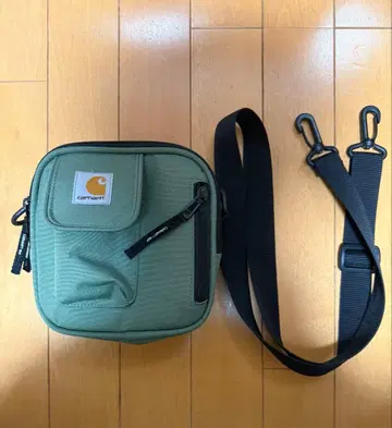 Carhartt 숄더백 올리브 그린