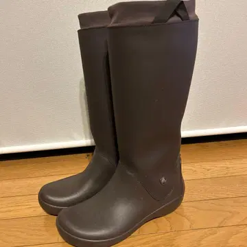 crocs 브라운 장화 W8