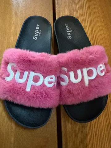 새상품급 [ Super ] 복슬복슬 핑크 퍼 샌들 M 사이즈