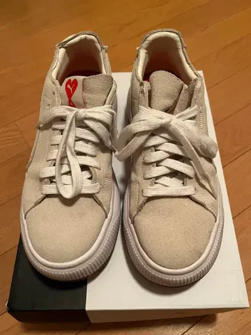 PUMA ami 콜라보 스니커즈 베이지