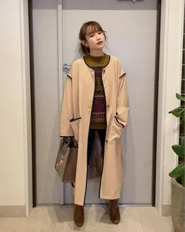 미사용 Aunt Marie's 파이핑 노카라 코트 베이지