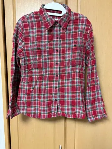 Mademoiselle NON NON 빨간색과 체크 무늬 긴팔 셔츠