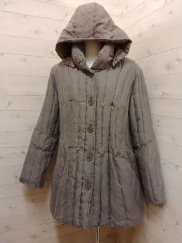 후드 부착 그레이 퀼팅 다운 자켓 실크