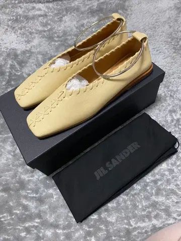 질샌더 앵클 스트랩 발레리나 플랫 슈즈