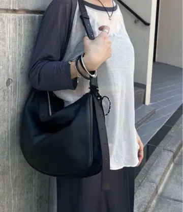 이아 파피요네 숄더백