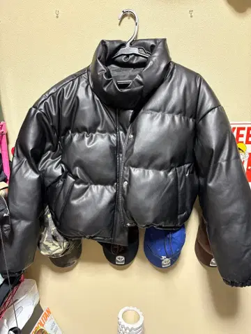 가죽풍 크롭 다운 자켓 블랙