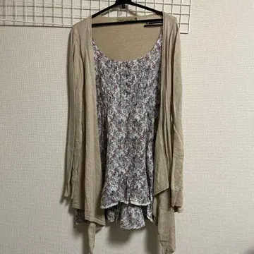 베이지 가디건 꽃무늬 튜닉