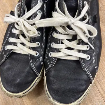 SPINGLE MOVE 블랙 가죽 스니커즈 L