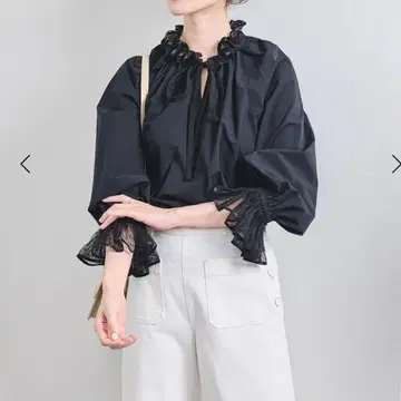 UNITED ARROWS 유나이티드 애로우즈 레이스 프릴 블라우스