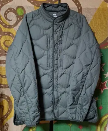 유니클로 하이브리드 다운 자켓 남성용 L 사이즈