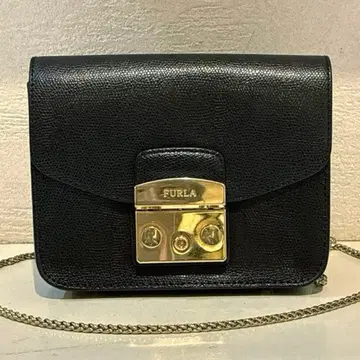 [새상품급] FURLA 메트로폴리스 가죽 체인 숄더백 블랙