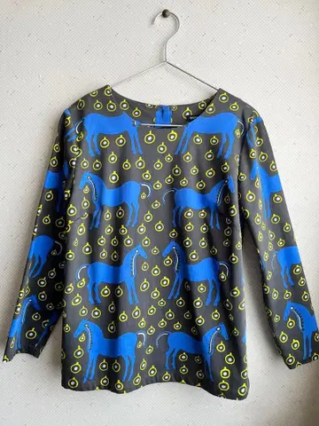 [인기] marimekko 무스타탄마 말 패턴 티셔츠 블라우스 38