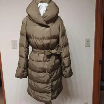 허리 벨트 포함 롱 다운 자켓 베이지