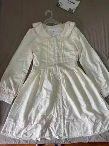 아이보리 프릴 옷깃 A라인 원피스