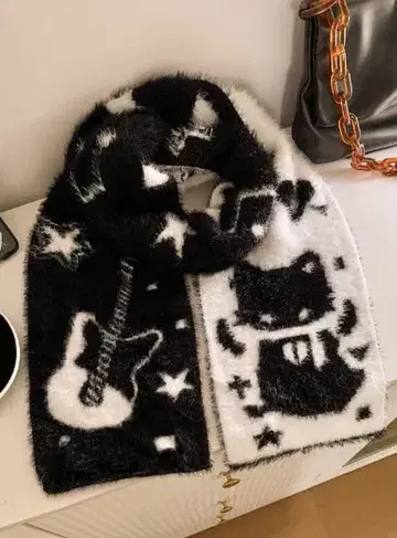 고양이 무늬 머플러 블랙 화이트 복슬복슬
