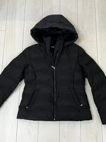 ZARA 숏 A라인 다운 하자품