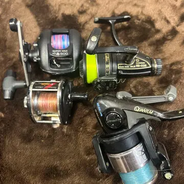 다양한 낚시릴 4개 세트