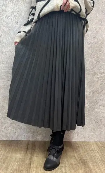 axes 컷 스웨이드 플리츠 스커트