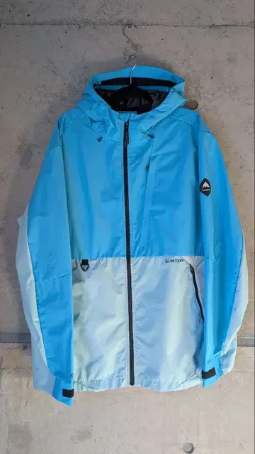 버튼 고어텍스 인피니움 멀티 퍼스 자켓