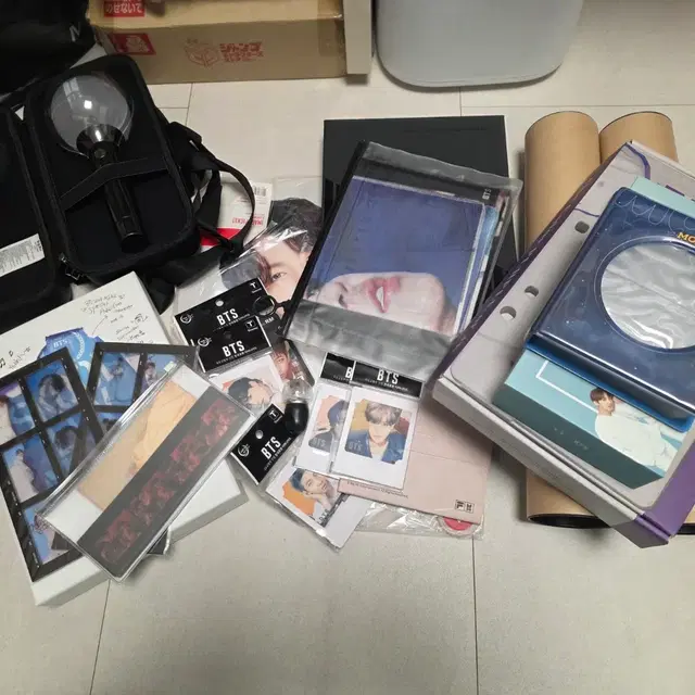 방탄소년단 굿즈 대량 처분 (스에밤, 아미밤 반지, 앨범, 컬러그리팅등)