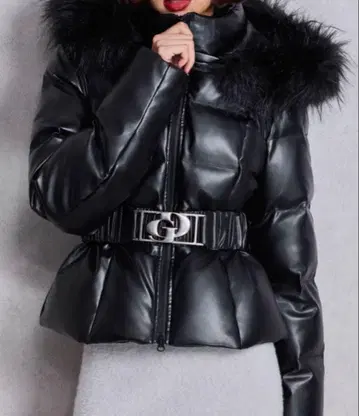 GYDA 제이 2025 GD 벨트 인조 가죽 숏 다운 코트
