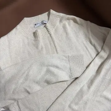 EDIFICE 아이보리 크루넥 니트