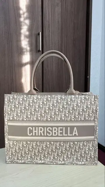 CHRISBELLA 베이지 토트백