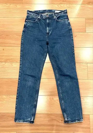 어퍼 하이츠 더 켈리 하이라이즈 스트레이트 데님 24