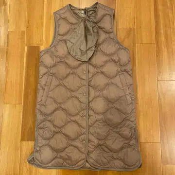 유니클로 울트라 라이트 다운 베스트 여성 사이즈 M