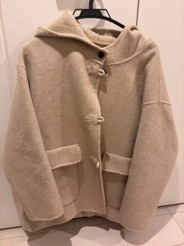 베이지 후드 부착 더플 코트