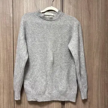 그레이 크루넥 니트 스웨터