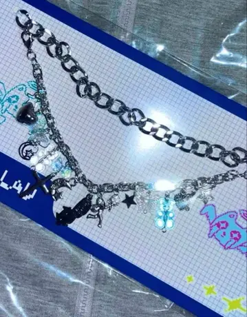 HELL BLAU 헬브라우 목걸이 참