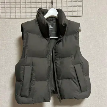 ZARA 다운 베스트 카키 XS