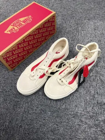 VANS STYLE 36 Marshmallow/Racing Red 9.0