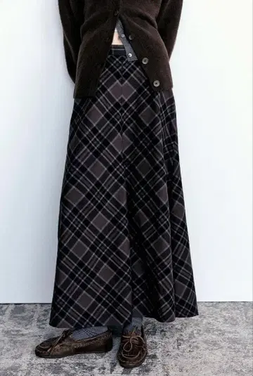 ZARA 체크 무늬 롱 스커트