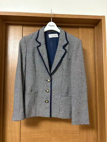 쇼와 골드 버튼 자켓