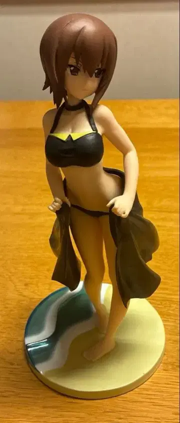 걸즈 & 판처 극장판 프리미엄 썸머 비치 피규어 '니시즈미 마호'